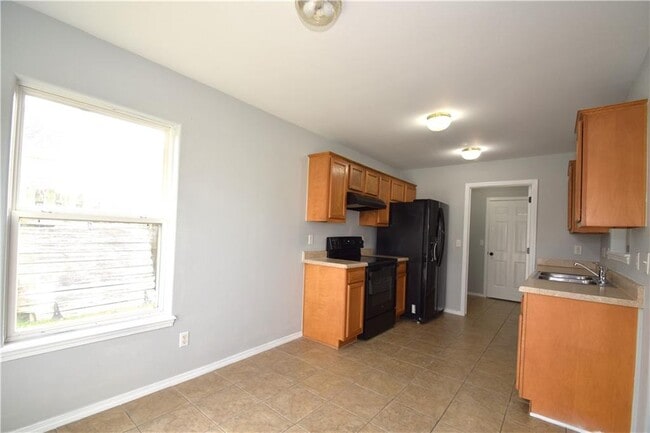 Photo - 903 SW Sandrock Rd