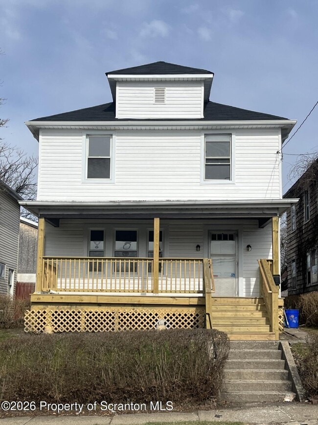 Building Photo - 1139 Sanderson Ave