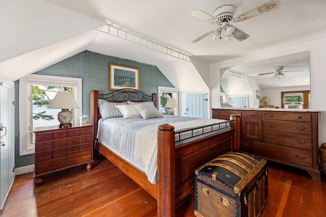 Photo - 843 N South Long Lake Rd