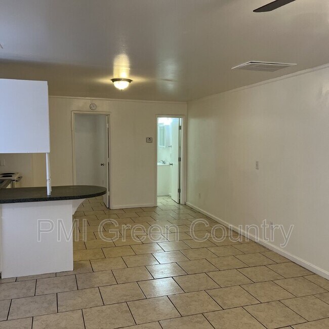 Photo - 411 S Victor Ave