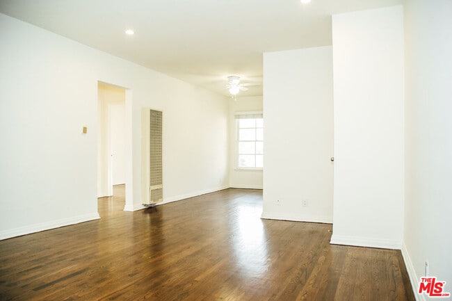 Photo - 521 Hollister Ave Unit 1