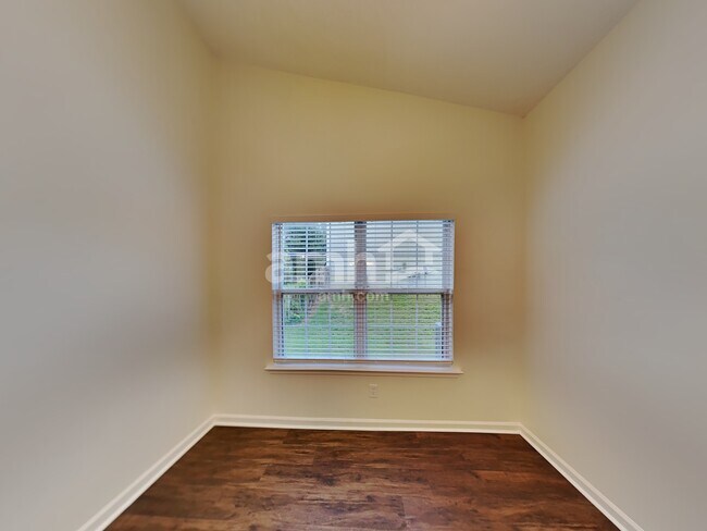 Photo - 1137 Eastmill Cove