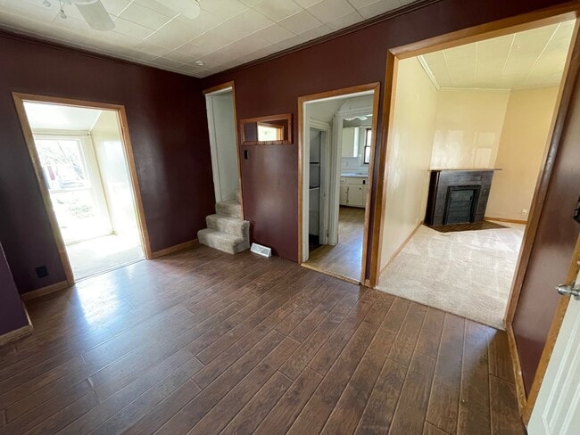 Photo - 4 Bedroom House with Fenced in Yard!