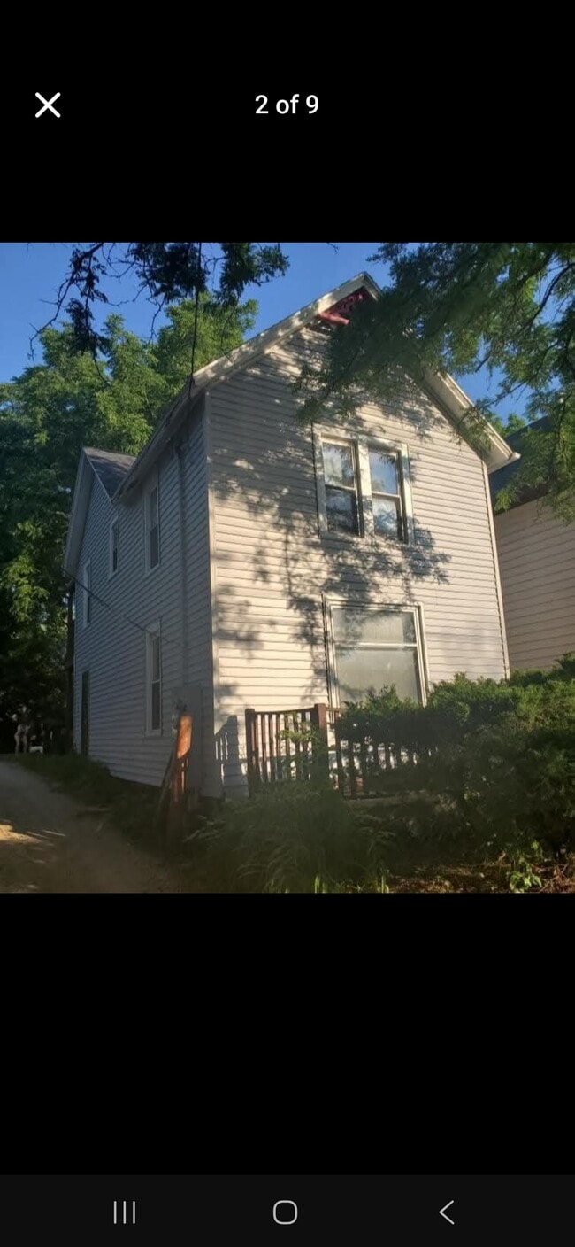 Photo - 1137 Williamson St Unit Williamson #2