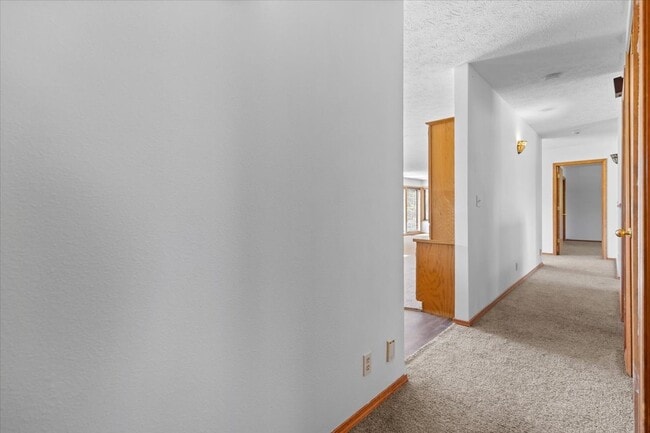 Photo - 634 Skyhawk Dr