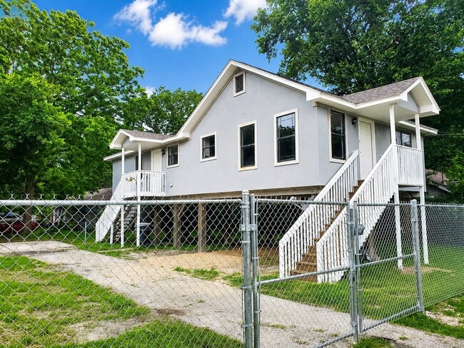 Building Photo - 4119 Placid St