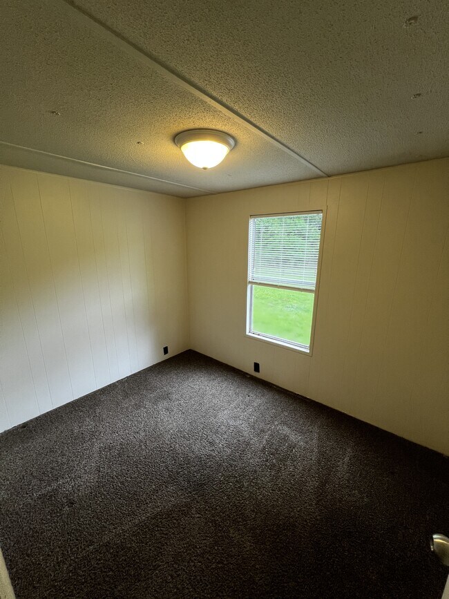 Photo - 1031 Aaron Ln