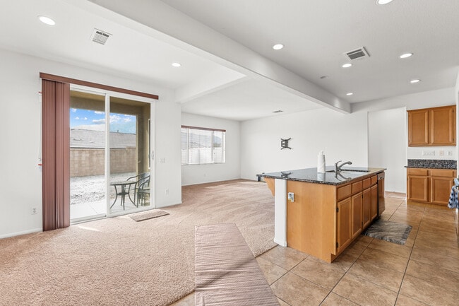 Photo - 62855 Kitetail Dr