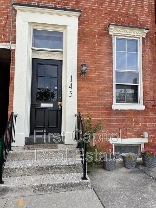 Photo - 145 S Beaver St Townhome