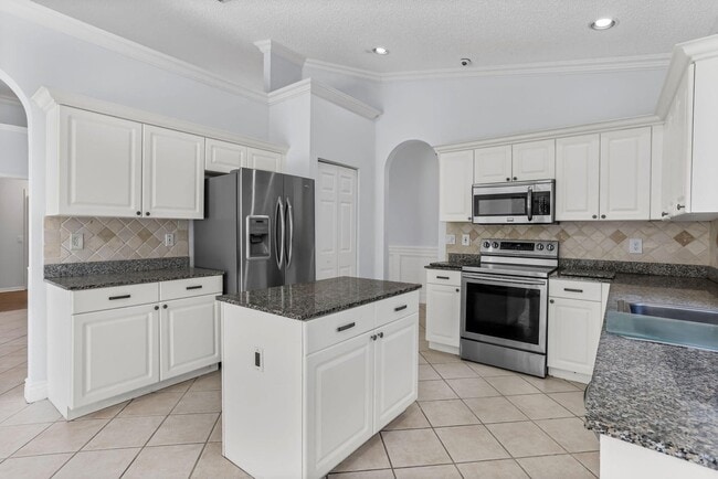 Photo - 7607 Colony Lake Dr