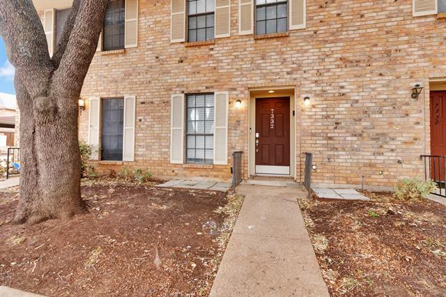 Photo - 7332 Kingswood Cir Townhome