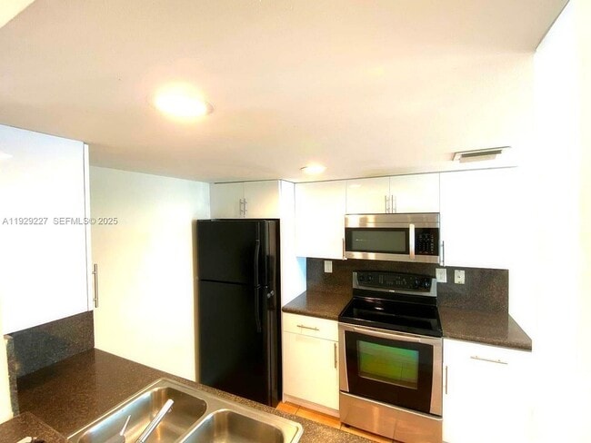 Building Photo - 4635 NW 97th Pl Unit 158