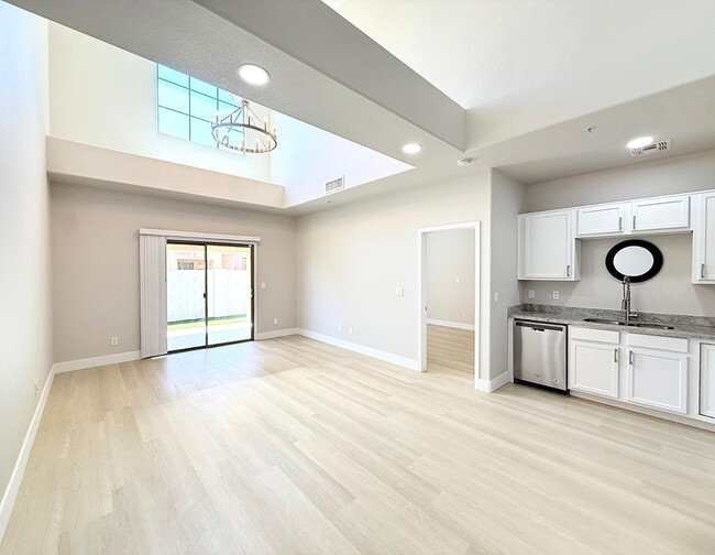 Building Photo - 15677 N 29th St