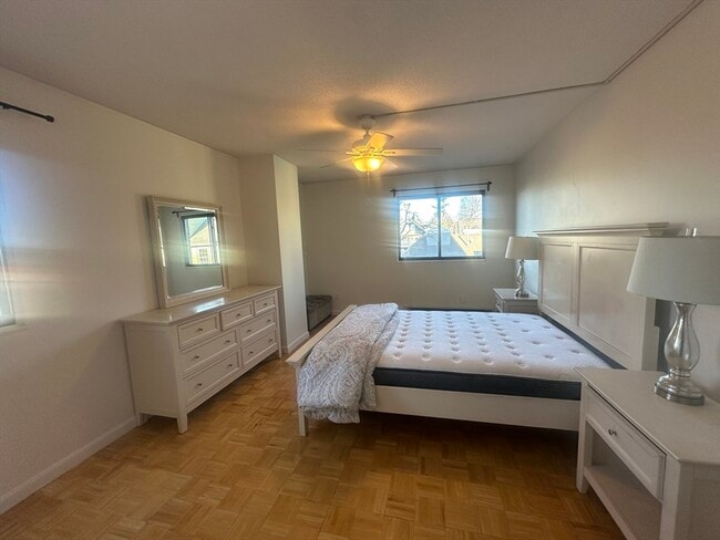 Photo - 2353 Massachusetts Ave Unidad 37