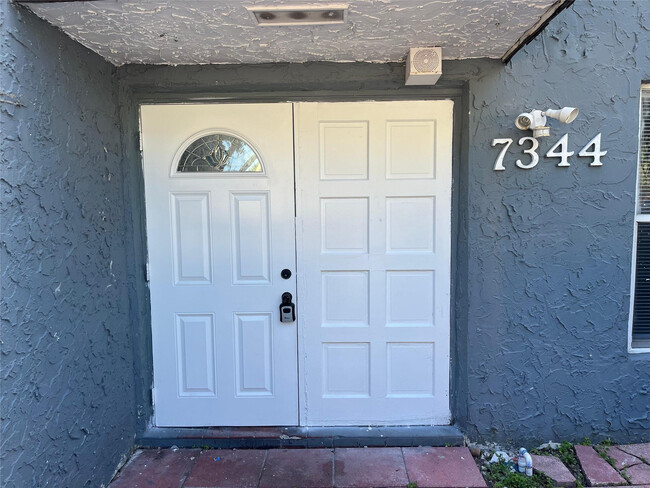 Building Photo - 7344 NW 75th St