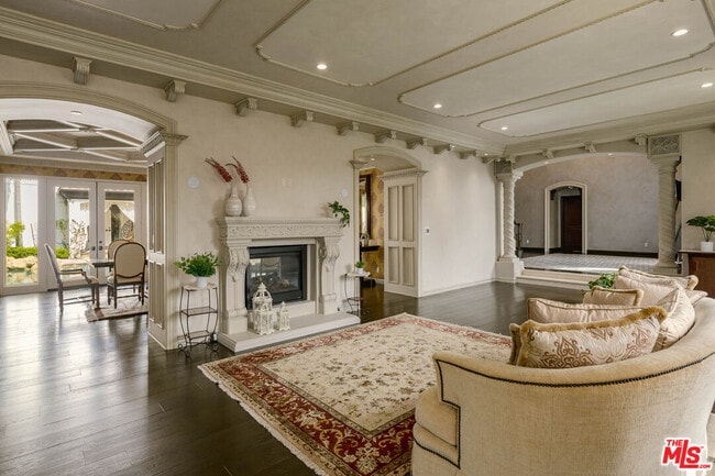 Photo - 4705 Los Feliz Blvd