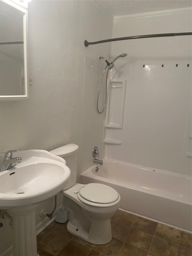 Photo - 1021 Nottingham Dr