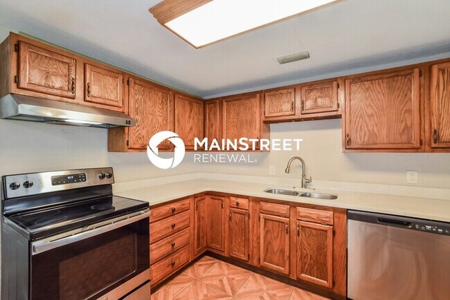Photo - 3 Bedroom Pet-Friendly Home in DELAND, FL with Main Street Renewal