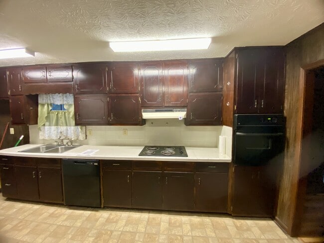 Photo - 1953 Hwy 138 SW