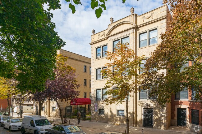 Photo - 520-28 W. Surf St.