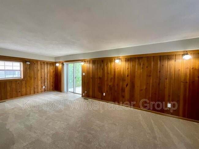 Photo - 614 W Monroe St