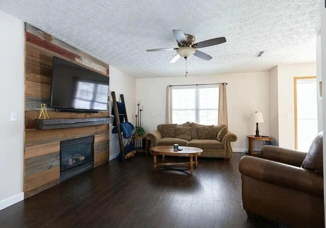 Photo - 106 Hewes St