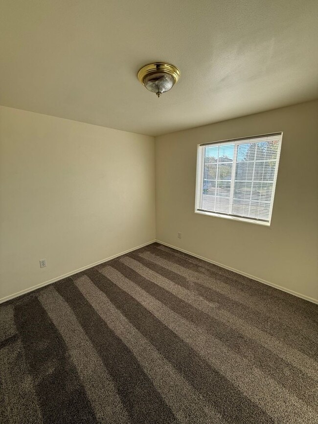 Photo - Charming 3 Bedroom 2 Bathroom Home in Quie...