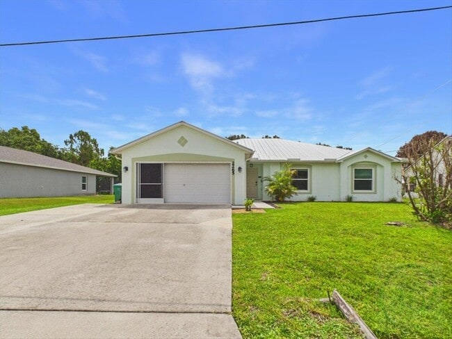Photo - 2265 SW Grosspoint St