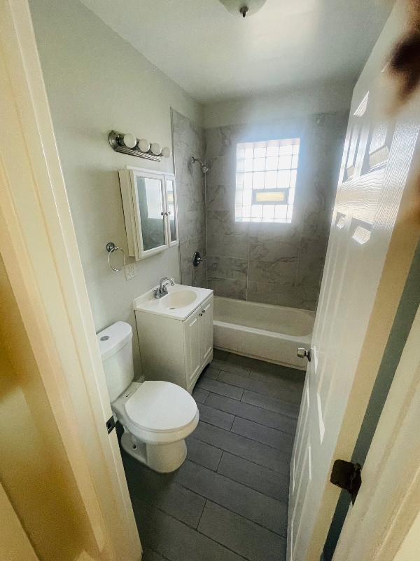 Photo - 6847 S Indiana Ave Unidad 2R