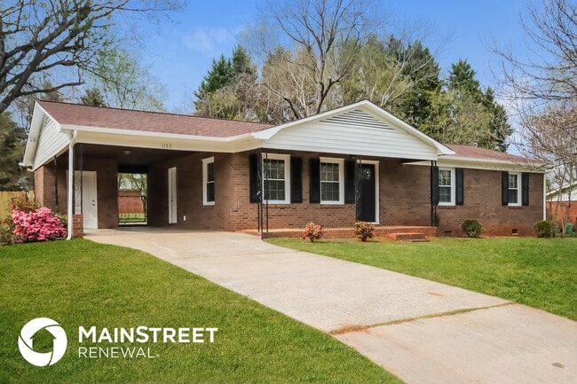 Photo - 1135 Carolina Cir