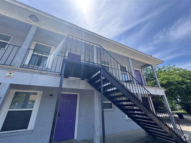 Building Photo - 901 Parmer Ave Unit 1 Rental