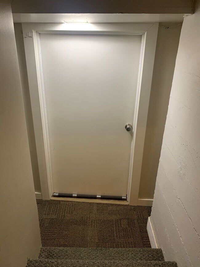 612 Terry Ave Apartment For Rent in Billings, MT