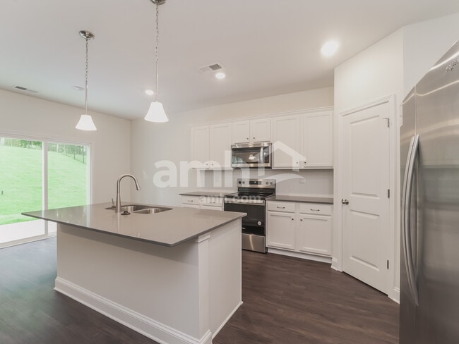 Photo - 637 Rivermist Dr