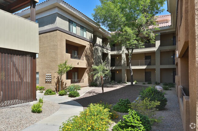 Building Photo - Konrad