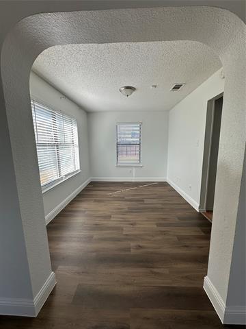 Photo - 2006 Oakglen Dr