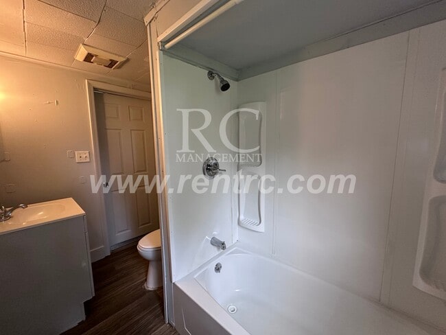 Photo - 106 Wisconsin-