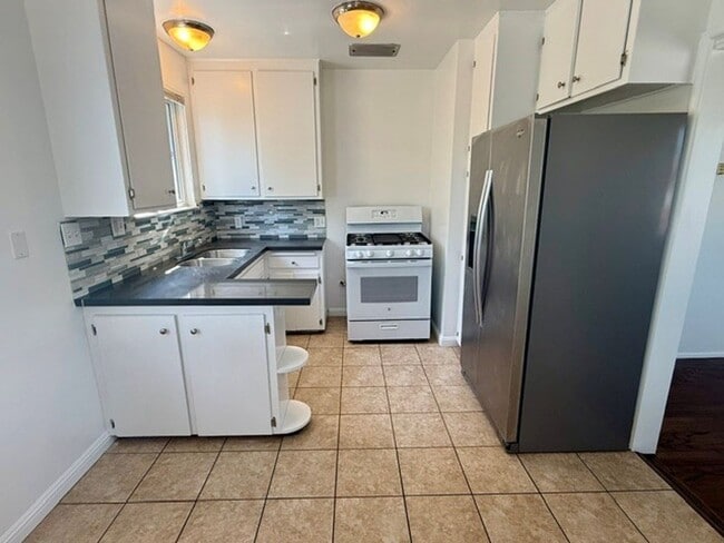 Photo - 482-482 Almond Ave Unidad 480
