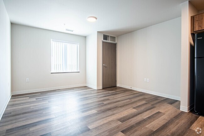 3BR, 2BA - 1219SF