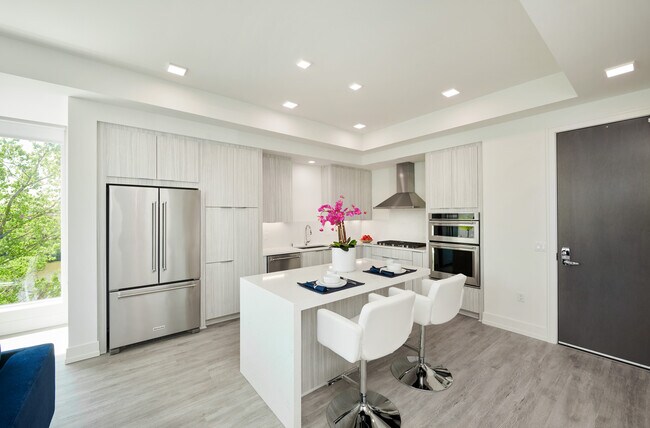 Model - Kitchen - The Luxe, Apartments at Ridgedale