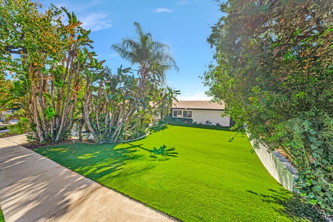 Photo - 5565 Ostin Ave