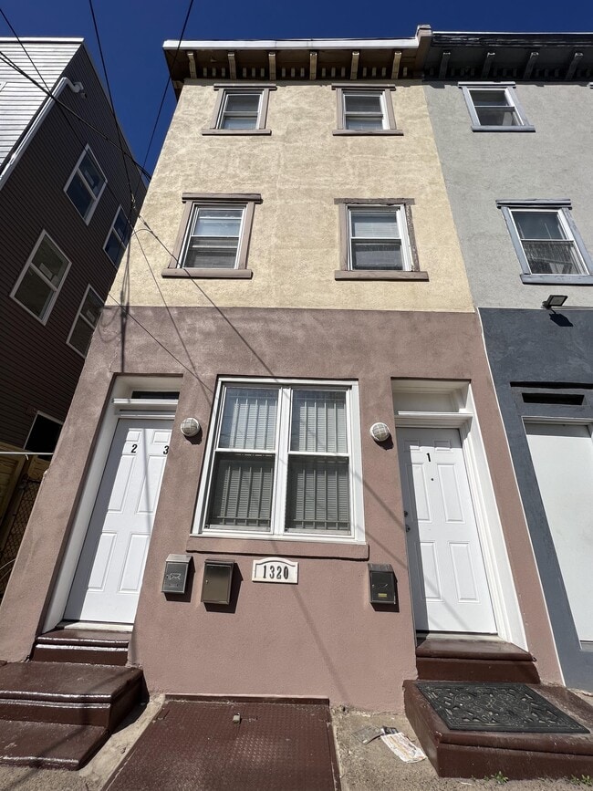 Building Photo - 1320 N 17th St Rental