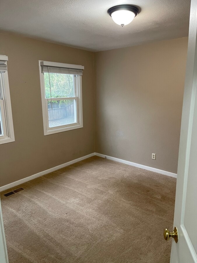 mid br - 21744 Almaden Rd Apartments