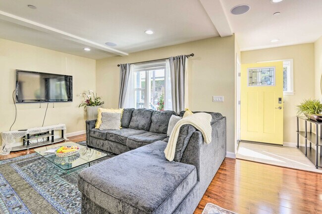 Photo - 532 52nd St Unit ID1304910P