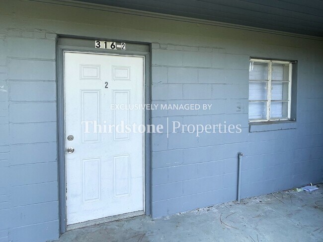 316 E 19th St Unit B