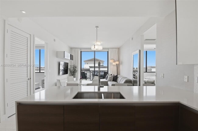 Building Photo - 301 Altara Ave Unit LPH902