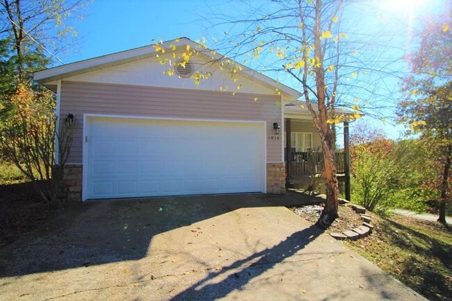 Photo - 1014 Homestead Rd
