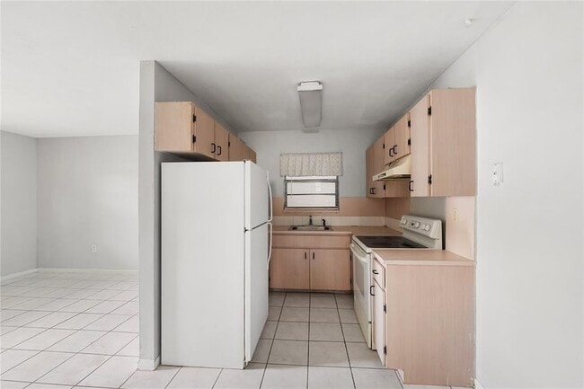 Photo - 1925 Madison St Unit 14