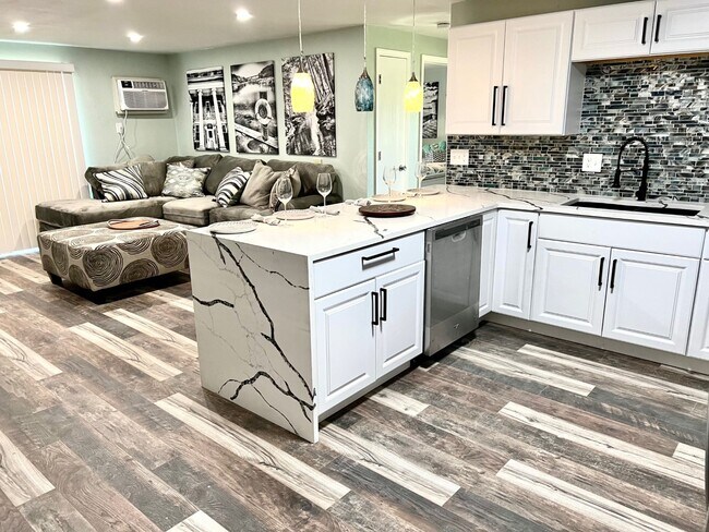 Photo - 600 N Kensington Dr