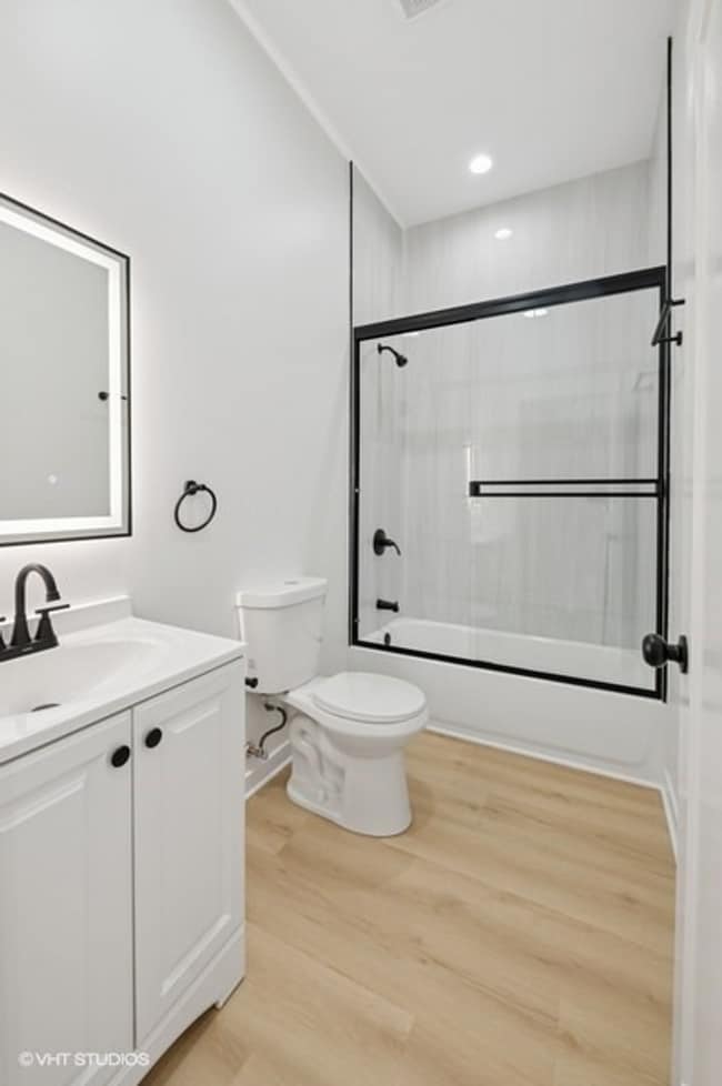 1058 N Central Park Ave Unit 2