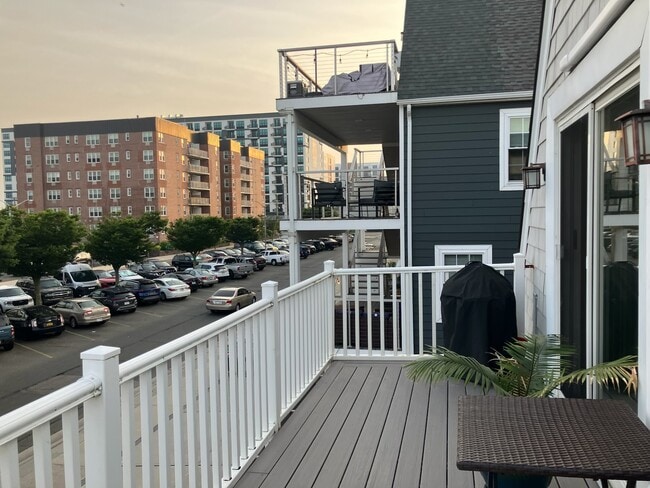 Photo - 245 E Broadway Unit Apt 3